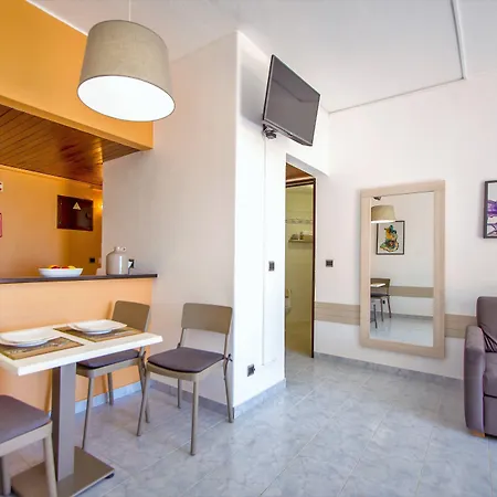 Turial Old Town Ocean View Hotel apartamentowy
