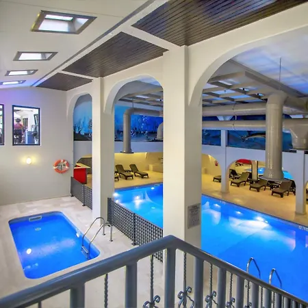 Turial Old Town Ocean View Apartahotel 3*