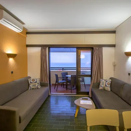 Turial Old Town Ocean View 3* Albufeira